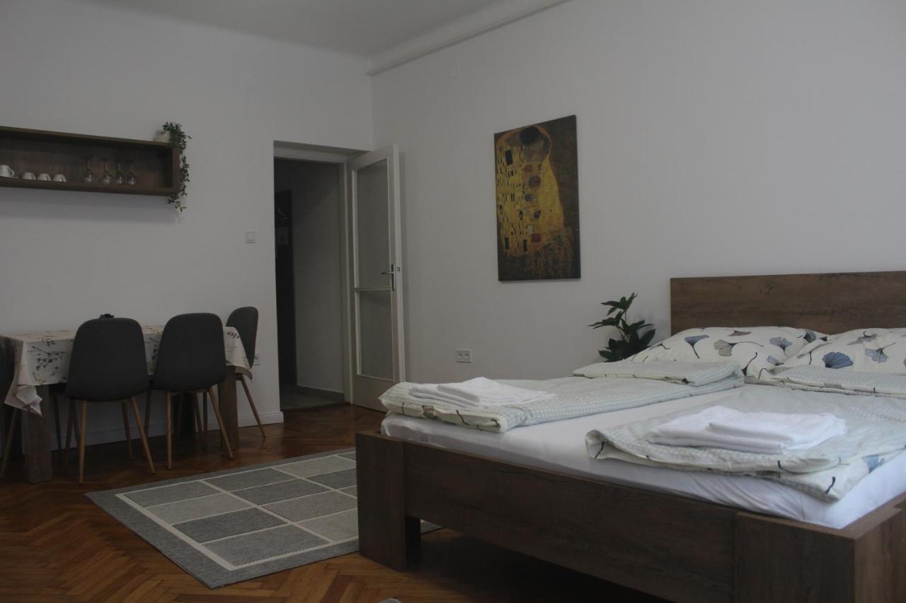 Downtown Studio Apartman Печ Экстерьер фото
