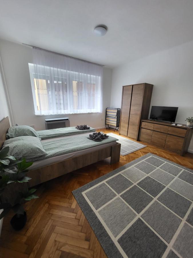 Downtown Studio Apartman Печ Экстерьер фото