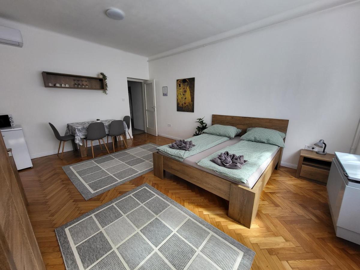 Downtown Studio Apartman Печ Экстерьер фото